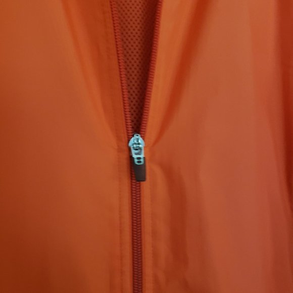 Uniqlo Lightweight Windbreaker - Picture 7 of 12